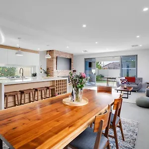 Modern 3 Bedroom In Fulham Holiday home
